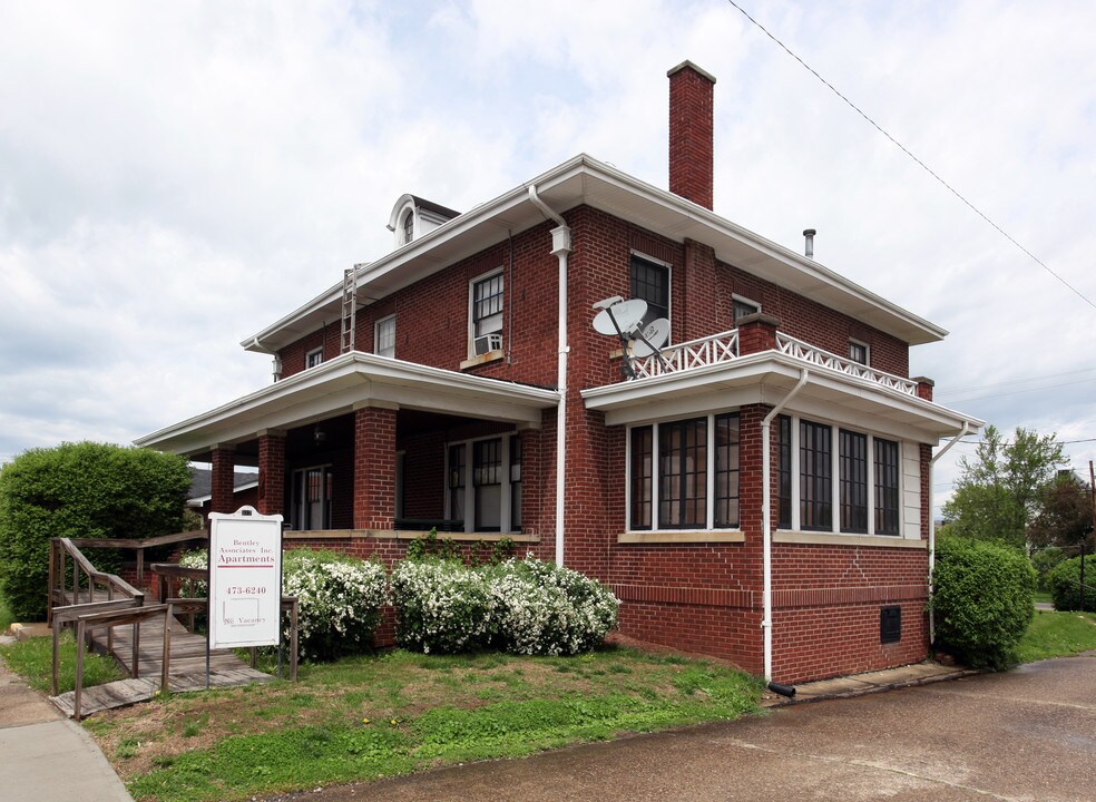 517 Main St in Greenup, KY - Foto de edificio