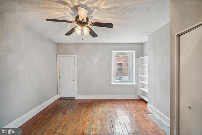 220 Dupont St in Philadelphia, PA - Building Photo - Building Photo