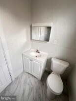 4950 Walnut St in Philadelphia, PA - Building Photo