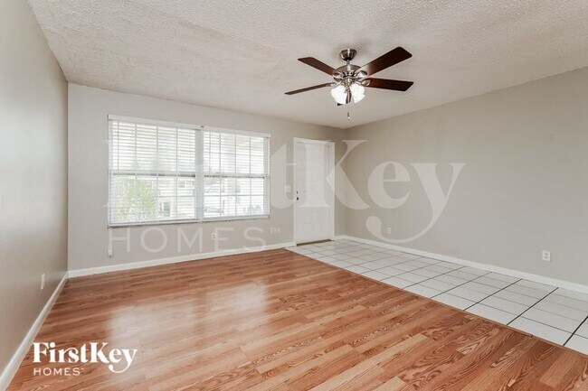 331 SE 46th Ln in Cape Coral, FL - Building Photo - Building Photo