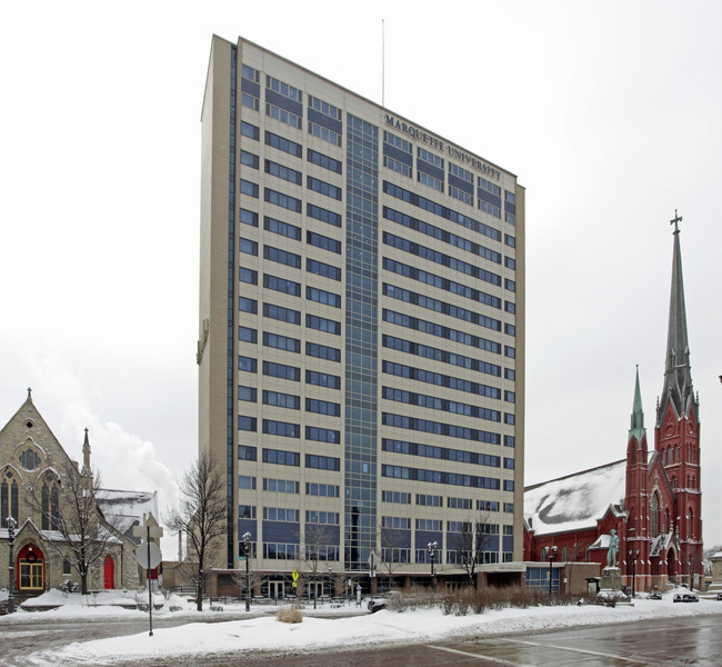 Straz Tower in Milwaukee, WI - Building Photo - Building Photo