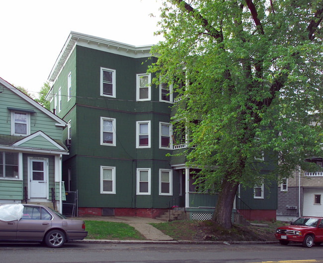 99 South St in Chicopee, MA - Foto de edificio - Building Photo