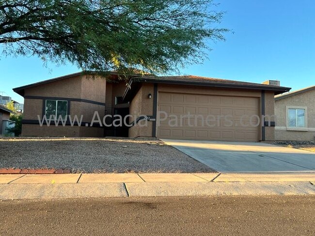 property at 2912 W Yorkshire St