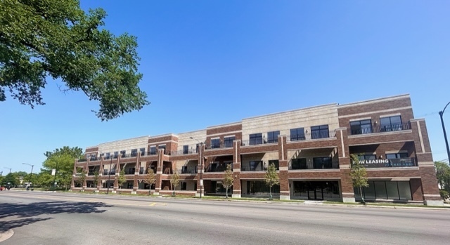 6700 W North Ave in Chicago, IL - Building Photo