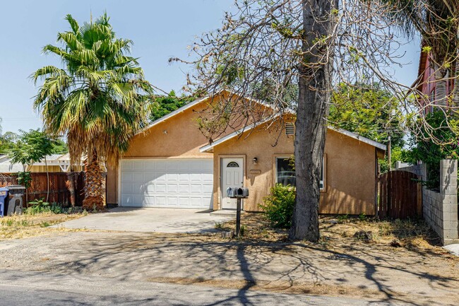 1437 Nadine Ave in Modesto, CA - Building Photo - Building Photo