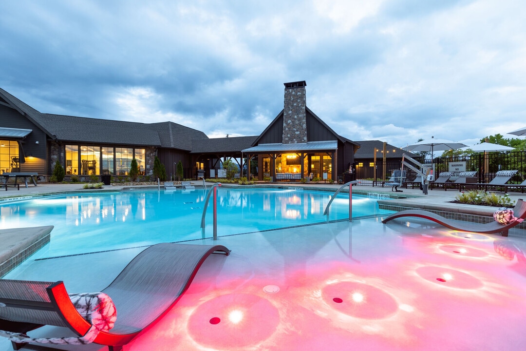 The Holston in Weaverville, NC - Foto de edificio