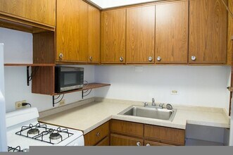 1606 W Sunnyside Ave, Unit 1N in Chicago, IL - Building Photo - Building Photo