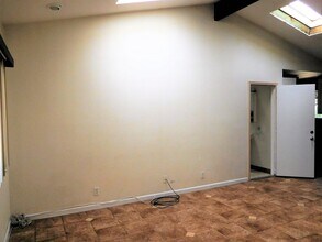 1857 Vicente Dr in San Luis Obispo, CA - Building Photo - Building Photo