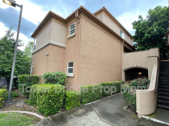 1900 Danbrook Dr