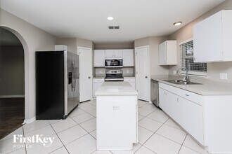 6409 Gondola Dr in Riverview, FL - Building Photo - Building Photo