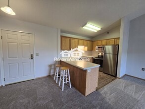 1321 Lake Dr E in Chanhassen, MN - Building Photo - Building Photo