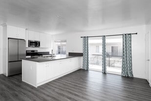 4021 Stevely Ave in Los Angeles, CA - Building Photo