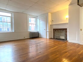 90 Myrtle St, Unit 6 in Boston, MA - Building Photo