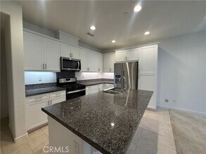 28618 Jardineras Dr in Santa Clarita, CA - Building Photo - Building Photo