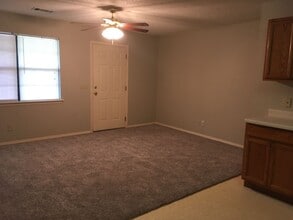 404 Valley Dr in Russellville, AR - Building Photo - Building Photo