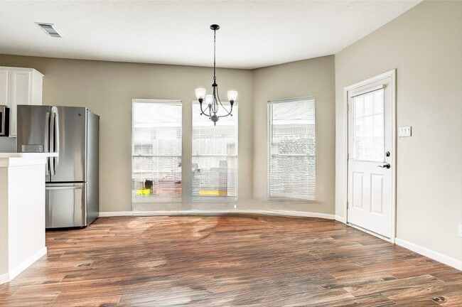 property at 4822 Silverlake Dr