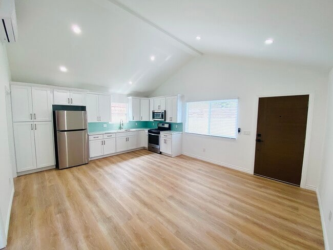 property at 12122 Havelock Ave