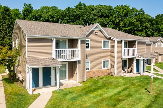 Arbor Knoll Apartments in Ypsilanti, MI - Building Photo - Building Photo