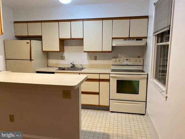 42 Conshohocken State Rd in Bala Cynwyd, PA - Building Photo - Building Photo