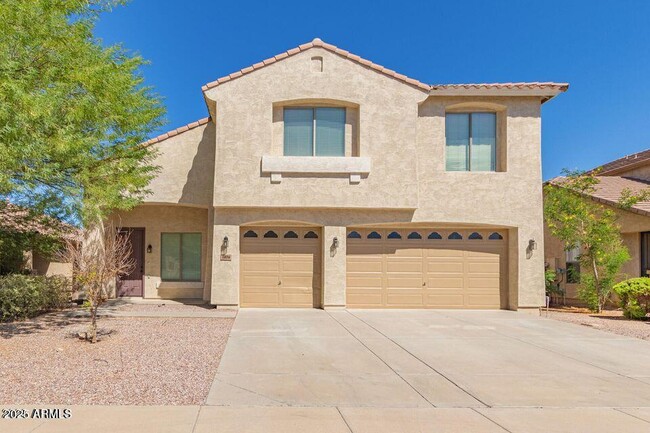 1074 E Magnum Rd in San Tan Valley, AZ - Building Photo - Building Photo