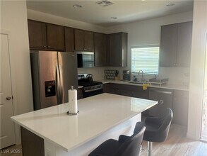 398 Desert Cadence St in Henderson, NV - Building Photo - Building Photo
