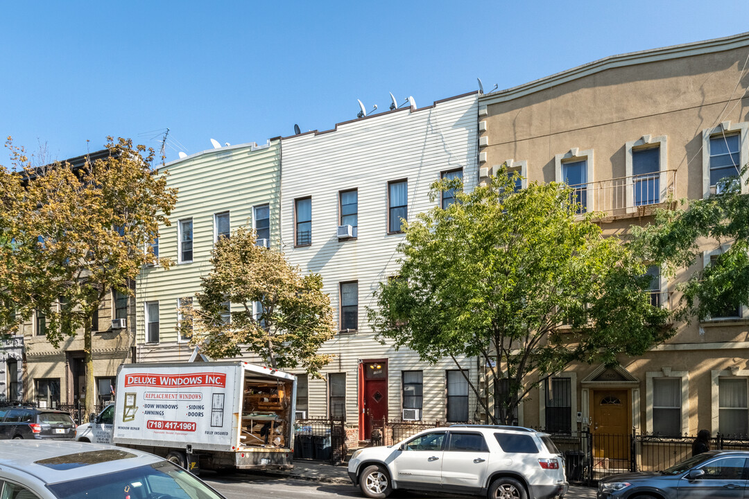 1502 Dekalb Ave in Brooklyn, NY - Foto de edificio