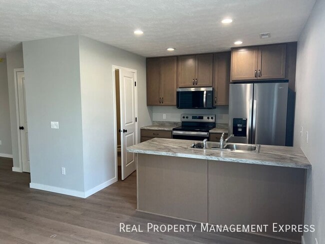 property at 9666 Tunis Dr