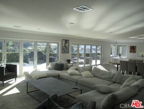 6008 Chariton Ave in Los Angeles, CA - Building Photo - Building Photo