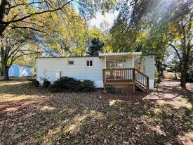 954 Johnson Rd in Easley, SC - Building Photo