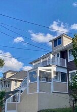 26 Hazelwood St, Unit 1 in Boston, MA - Foto de edificio - Building Photo