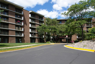 Friendship Manor in East Lansing, MI - Building Photo - Building Photo