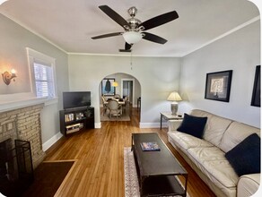 1610 E Powhatan Ave in Tampa, FL - Building Photo - Building Photo
