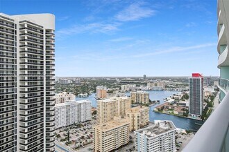 4111 S Ocean Dr, Unit 3001 in Hollywood, FL - Foto de edificio - Building Photo