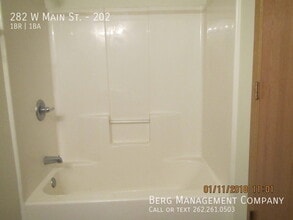 282 W Main St in Waukesha, WI - Building Photo - Building Photo