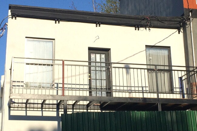 40 Catherine St, Unit 2 in Brooklyn, NY - Building Photo - Building Photo