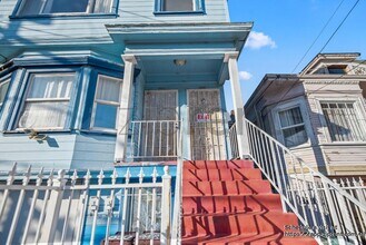 848 Mead Ave in Oakland, CA - Foto de edificio - Building Photo