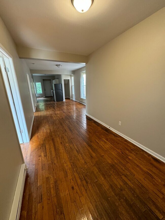 305 S 4th St-Unit -#1 in Rockford, IL - Building Photo - Building Photo