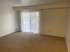 201 Society Pl in Newtown, PA - Foto de edificio - Building Photo