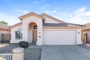 17429 N 20th St in Phoenix, AZ - Building Photo
