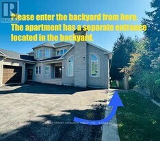 377 Kennedy St W in Aurora, ON - Building Photo