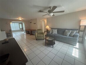 3201 Elkridge Dr in Holiday, FL - Building Photo - Building Photo