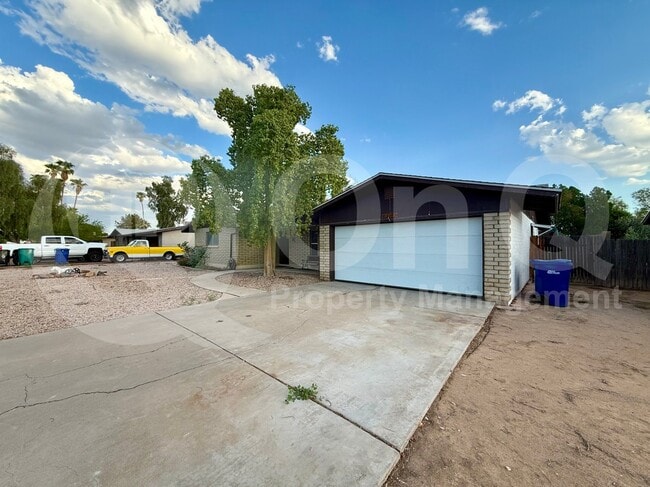 property at 2519 E Fairfield St