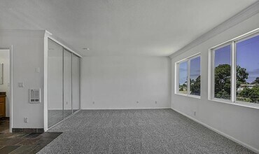 860 Turquoise St in San Diego, CA - Foto de edificio - Building Photo