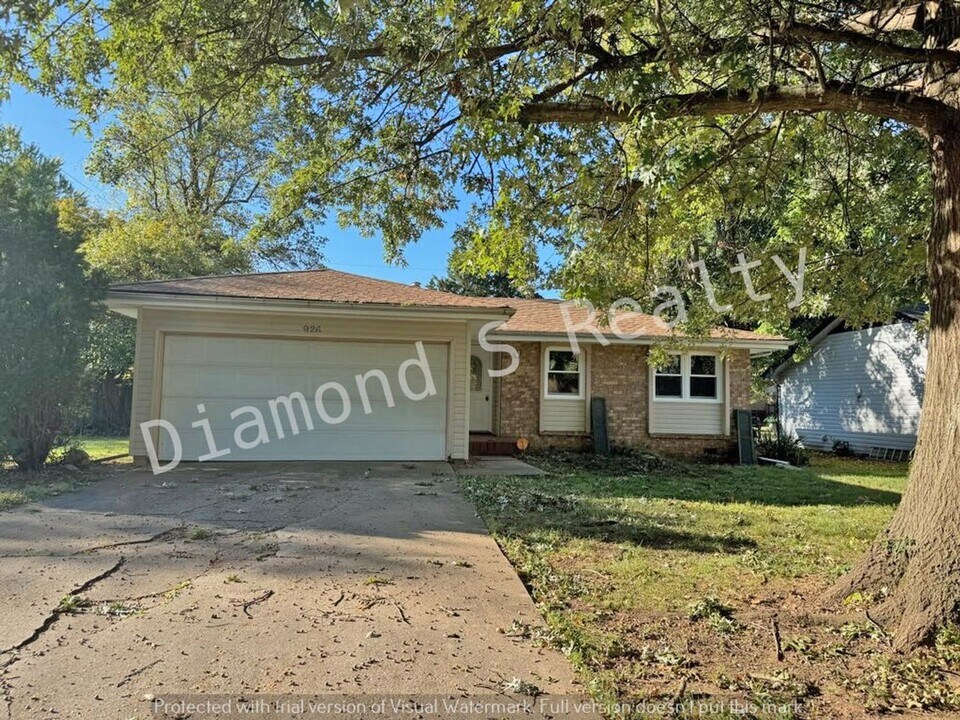 926 E Edgewood St in Springfield, MO - Foto de edificio