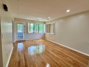 17 Lance Cir in Bridgeport, CT - Building Photo - Building Photo