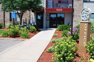 Grove Ridge in Cottage Grove, MN - Building Photo - Building Photo