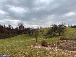 240 Woodside Dr in Oley, PA - Building Photo - Building Photo