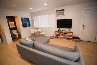 1730 Asbury Dr in Pasadena, CA - Foto de edificio - Building Photo