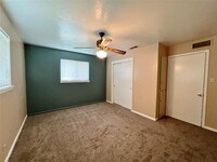 1021 Keechi St photo'