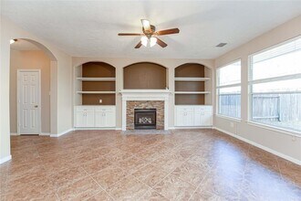 143 W Burberry Cir in The Woodlands, TX - Building Photo - Building Photo